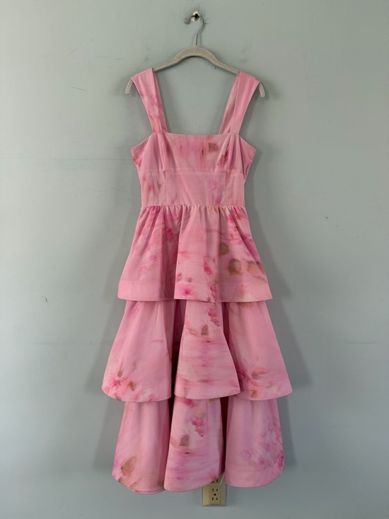 NWT Gianni Bini x Shea Leigh Mills Dolly Printed Pink Sateen Tiered Midi Dress - Picture 3 of 7